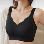 Sculpting Wireless Scalloped Breathable Support Bra